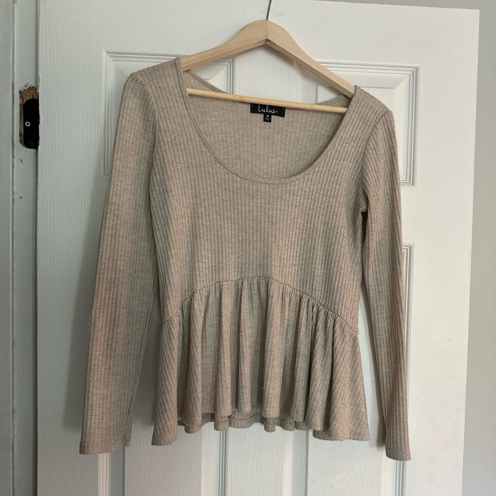 Longsleeve tan Lulu’s shirt